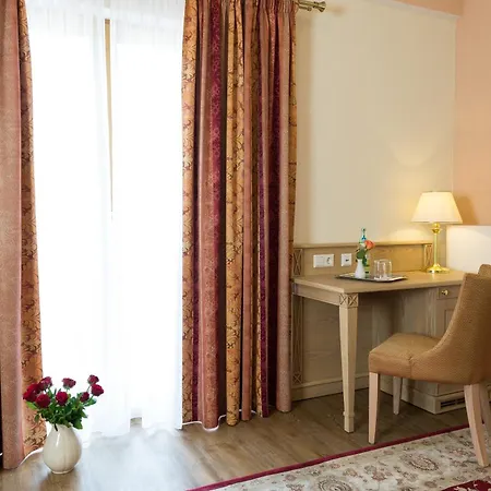 Hotel Rebstock 4*