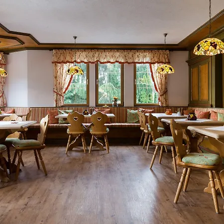Hotel Rebstock 4*